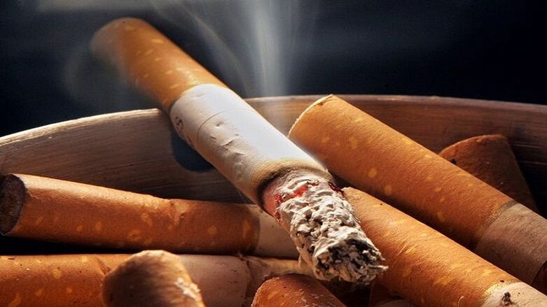 κάψιμο τσιγάρου και διακοπή του καπνίσματος